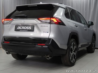 Suzuki Across 2,5 PHEV 4x4-vÅ¯z na cestÄ› 2025