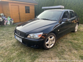 Lexus IS 200