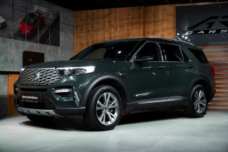 Ford  Explorer Platinum Plug-in-Hybrid 4