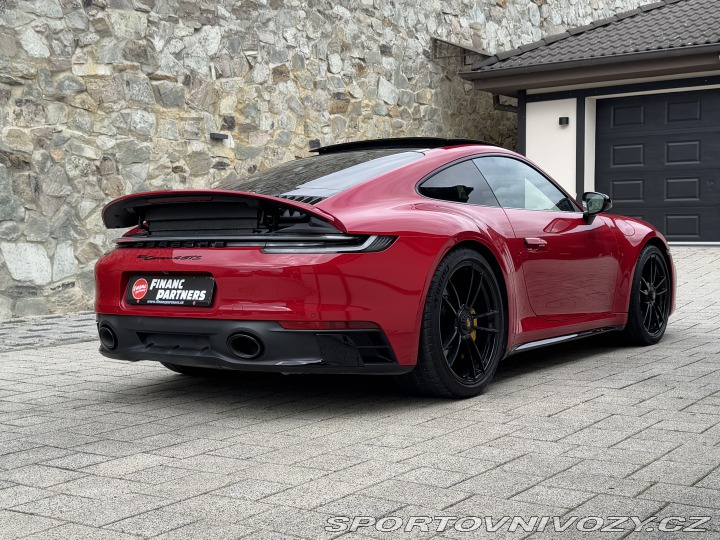 Porsche 911 Carrera 4 GTS 2023