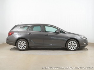 Opel Astra 1.6 T 2011