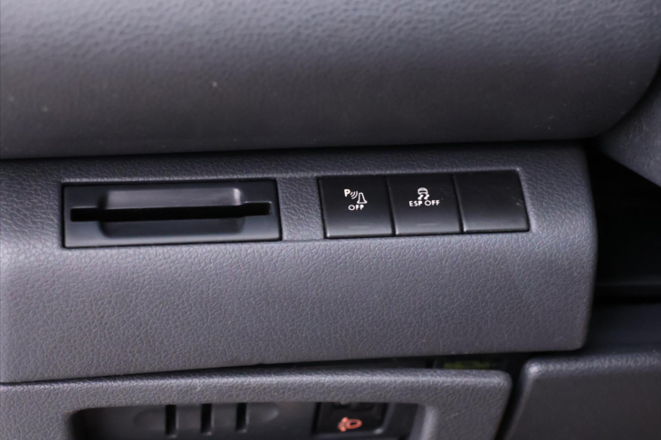 Peugeot 5008 1,6 HDI 112k CZ Premium Tažné